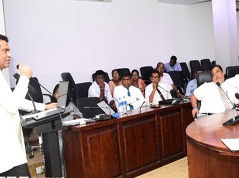 இந்த ஆண்டு நூறு ஆரம்ப சுகாதாரப் பிரிவுகள் நிறுவப்படும், மேலும் எதிர்வரும் இரண்டரை ஆண்டுகளில் முழு நாட்டையும் உள்ளடக்கும் வகையில் புதிய ஆரம்ப சுகாதாரப் பிரிவுகள் நிர்மாணிக்கப்டும்
